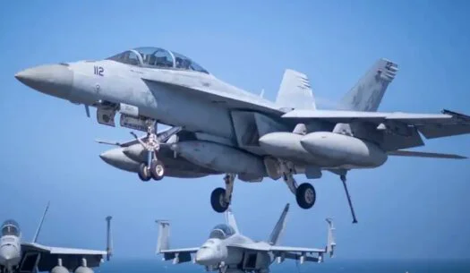 美媒披露两架美军机在南海相继坠毁事件最新进展：美海军已启动打捞作业缩略图